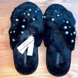 Victoria secret pearl slippers size large 9/10